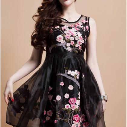 Women's Fashion Embroidered Lace..